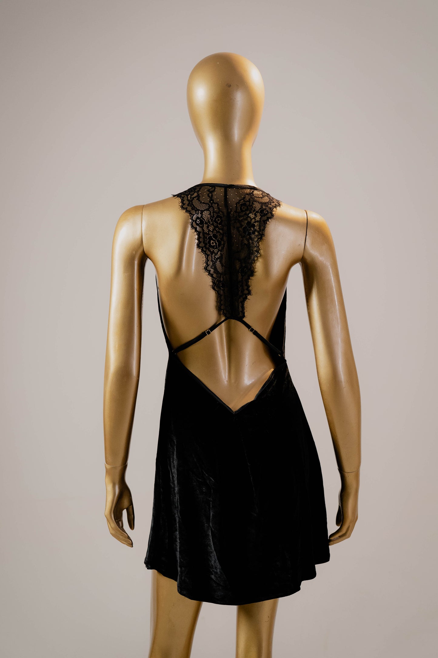 Royal Elegance: Silken Velvet Bridal Nightwear